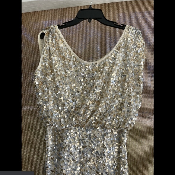 NWT JS Collections Blouson Bodice Sequin Mesh Gown in Gold/Silver [SZ‎ 4 ] - Picture 4 of 11